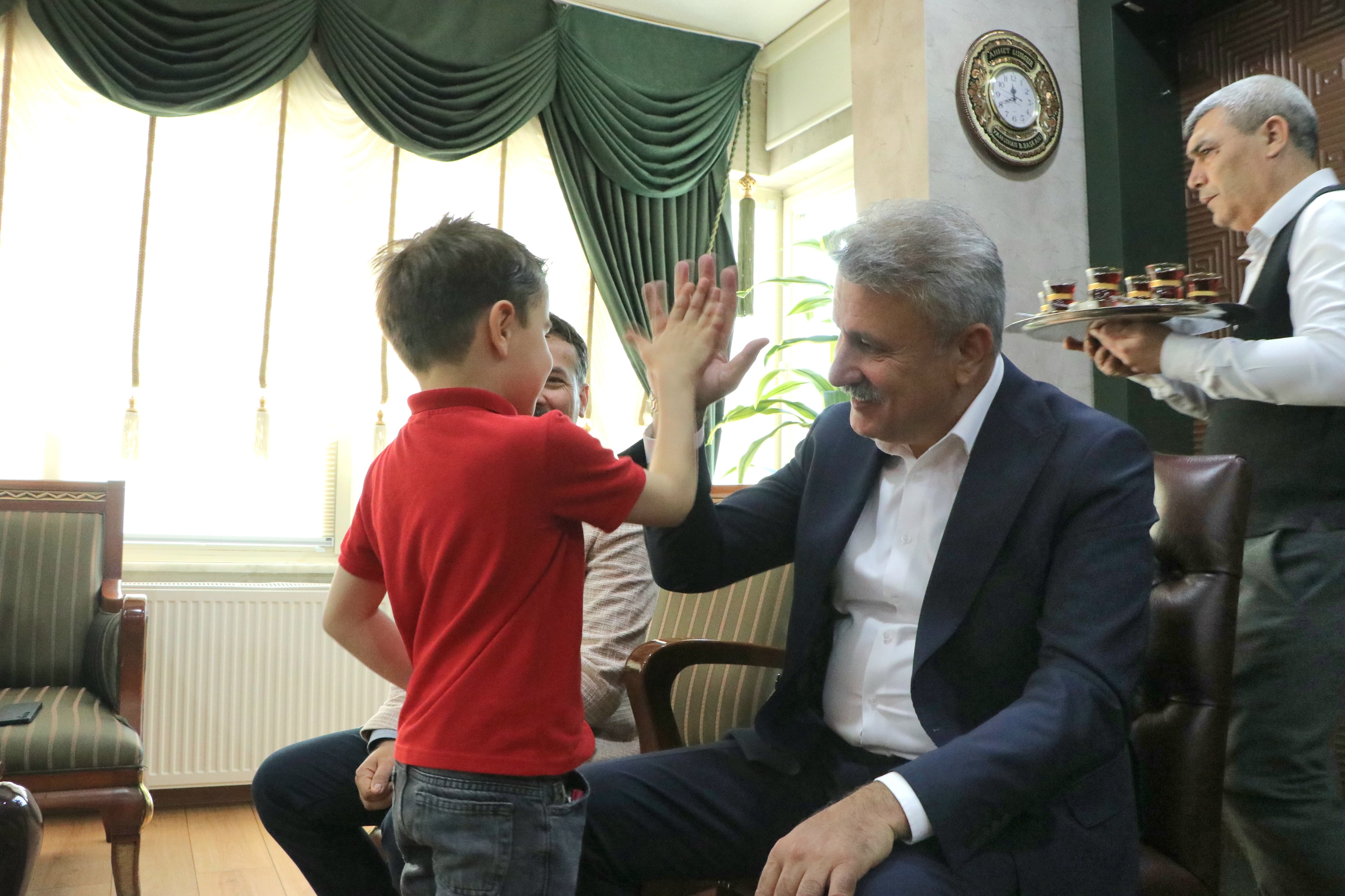 bahceseh-r-kolej-anaokulu-ogrenc-ler-beled-yem-ze-renk-katti